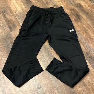 Women’s small fitted under armour jogging pants black